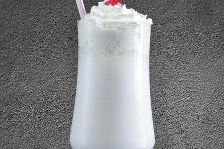 Коктейль молочный ванильный
