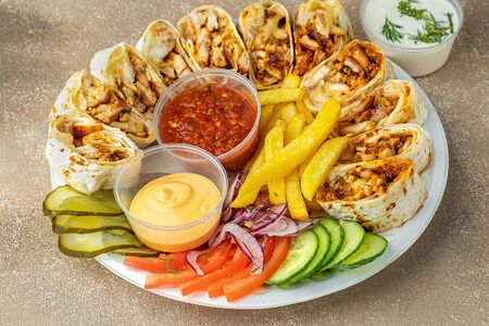 Шаверма сирийская в ланч-боксе