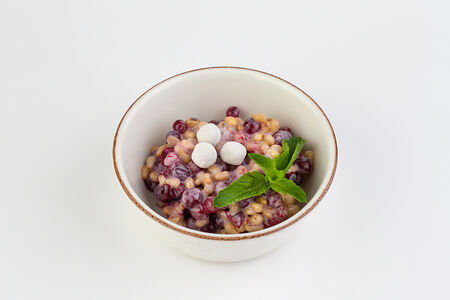 Таежный микс из клюквы и кедрового ореха с молоком