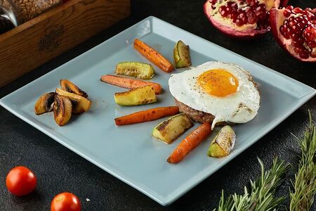 Рубленый Бифштекс из говядины с картофелем