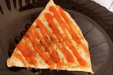 Блин с клубничным топпингом