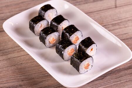 Роллы с креветкой и сыром