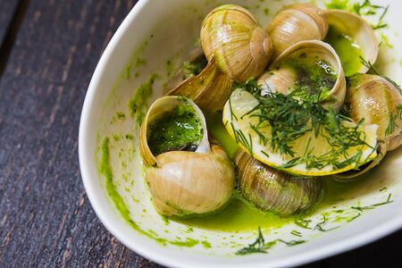 Улитки по-бургундски