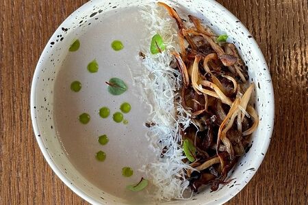 Гречка с вешенками и грибным муссом