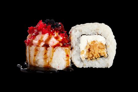 Ролл с тартаром из креветки и огурца