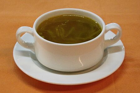 Щи из свежей капусты с говядиной