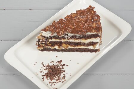 Торт Сникерс