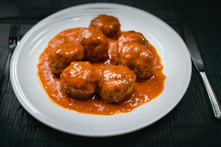 Мини-фрикадельки из курицы с рисом