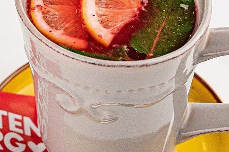 Чай ягодно-имбирный