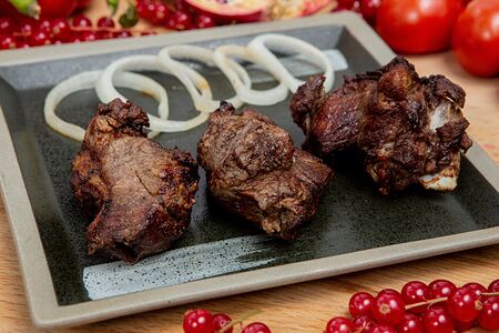 Шашлык из бараньей мякоти на кости