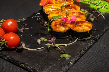 Запеченный с креветкой