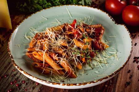 Пенне с мясом гриль