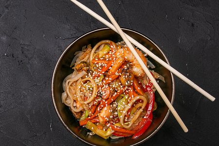 Удон с морепродуктам