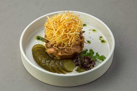 Авторский бефстроганов с мраморной говядиной и толченым картофелем