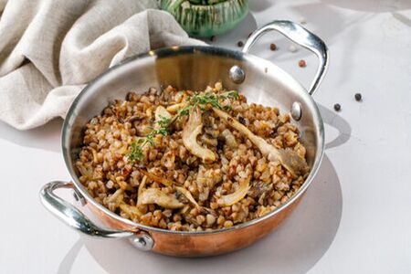 Греча с сезонными грибами