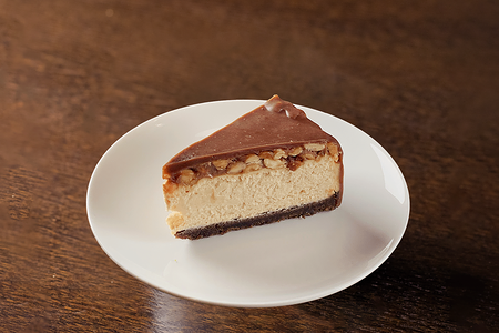 Чизкейк Сникерс