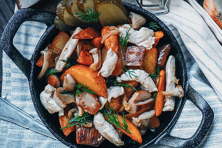 Картофель с курицей и грибами