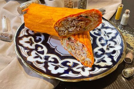 Шаурма в сырном лаваше