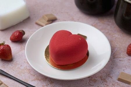 Пирожное Клубничный йогурт