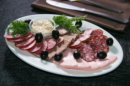 Мясная тарелка