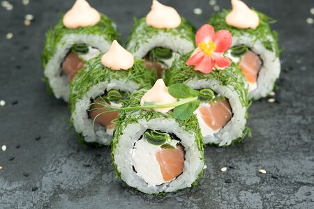 Малый в укропе с копченым лососем