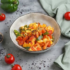 Լոլիկով ձվածեղ ֆիթնես հացով