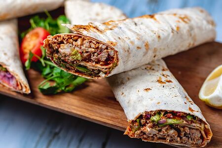 Люля-кебаб из свинины в лаваше