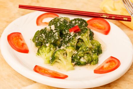 Брокколи с чесноком