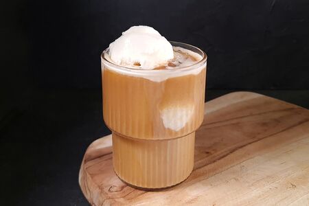 Аффогато с коньячным сиропом