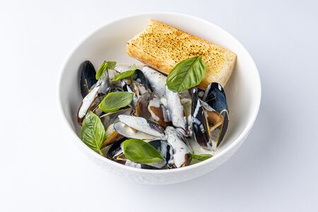 Соте из мидий в сливочном соусе дор блю