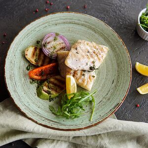 Судак с овощами и соусом Песто