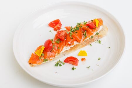 Тост с семгой Гравлакс и крем-чизом