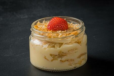 Наполеон с клубникой