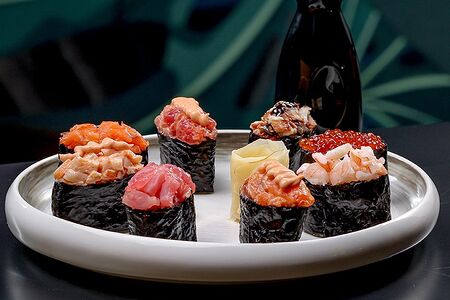 Гункан с креветкой