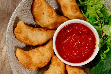 Мини-чебуреки том ям