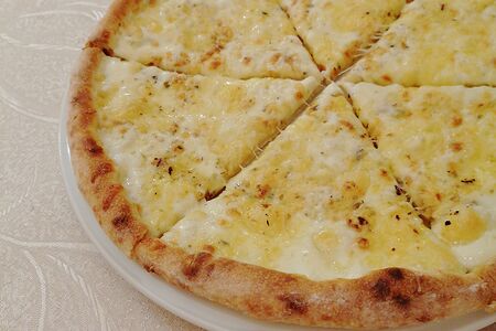 Пицца Четыре сыра (33см)