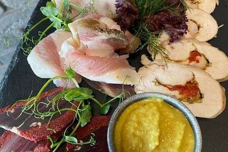 Мясная тарелка