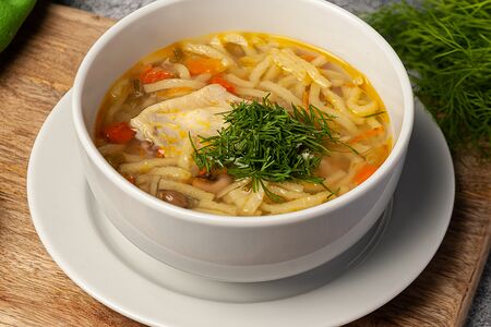 Куриный суп с лапшой