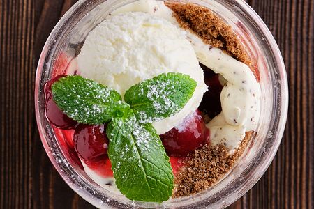 Пирожное Наполеон в стаканчике