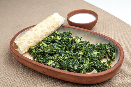 Шпинат с яйцом