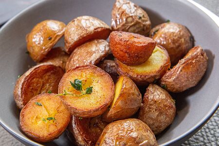 Мини-картофель на утином жире