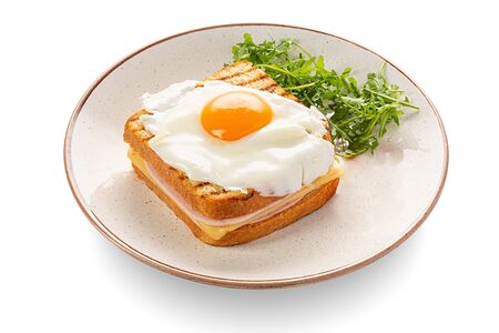 Крок-мадам с сырами грюйер и гауда