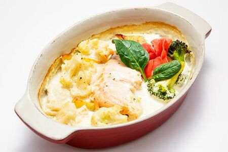 Семга, запеченная в соусе блю чиз