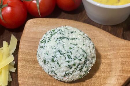 Шарик с брынзой и зеленью
