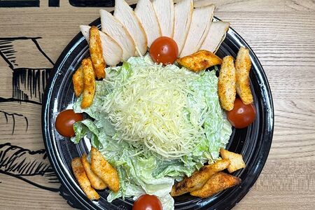 Салат Цезарь с курицей