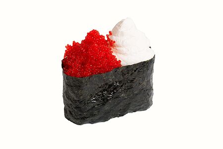 Гункан с икрой масаго и Филадельфией