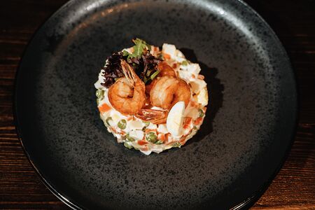 Оливье с королевской креветкой