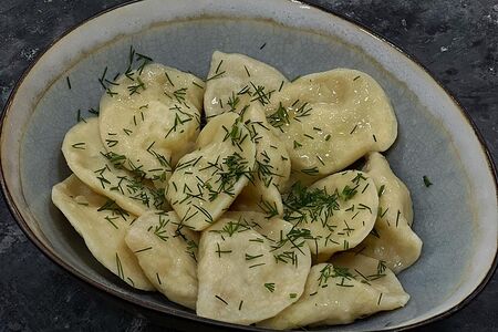 Вареники с картофелем и сметаной