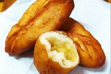 Пирожок с яблоком