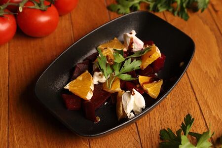Салат с печеной свёклой и апельсинами